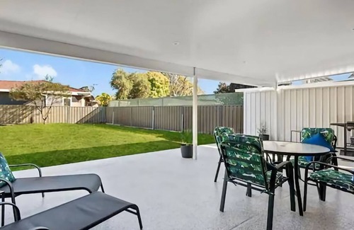 Urunga House | This classic family home with bright, spacious rooms is very welcoming, with stylish furnishings