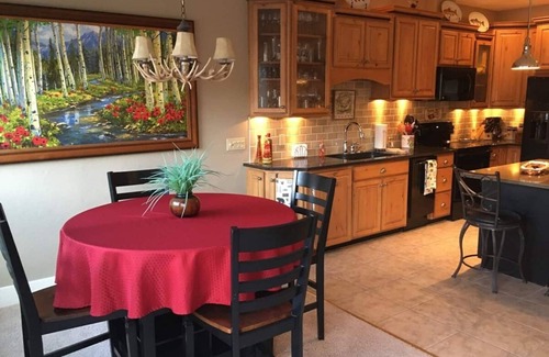 Salida Condo | This condominium is a 1 bedroom(s), 1.5 bathrooms, located in Salida, CO.