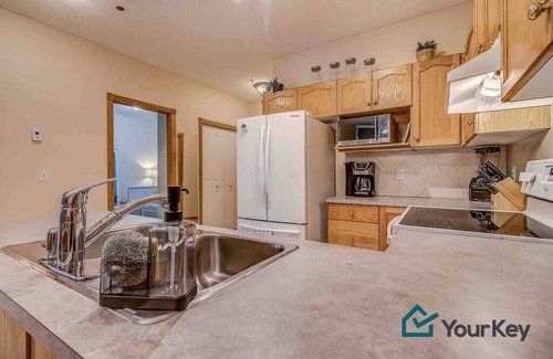 Calgary Condo | This condominium is a 2 bedroom(s), 1 bathrooms, located in Calgary, AB.