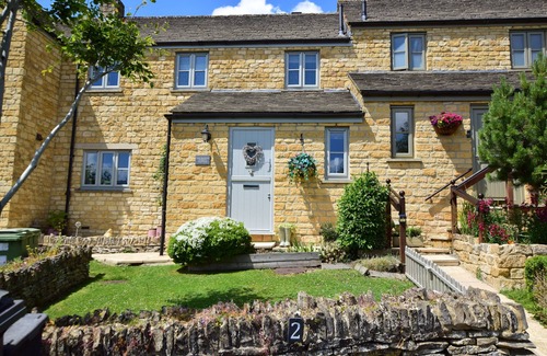Blockley Cottage | This contemporary cottage enjoys a peaceful location in an elevated position.