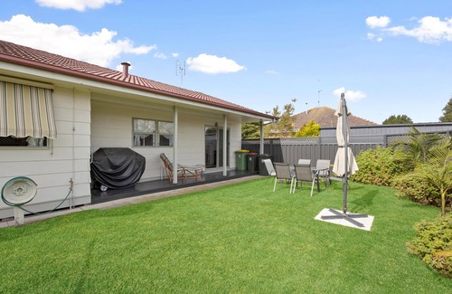 Paynesville House | This cosy 3 bedroom home invites you in as soon as you open the door