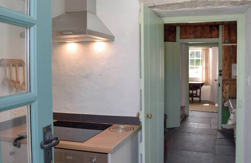 Newchapel Cottage | This cosy semi-detached cottage offers an idyllic couple’s retreat.