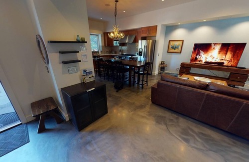Bozeman House | This deluxe contemporary 3-story condo offers the best of Bozeman!