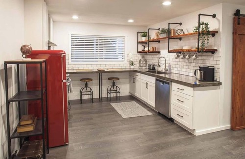 Felida House | This guest house is a 1 bedroom(s), 1 bathrooms, located in Vancouver, WA.