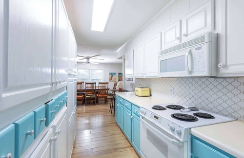 Duck House | This Home Has It All! Location, Amenities, & More!