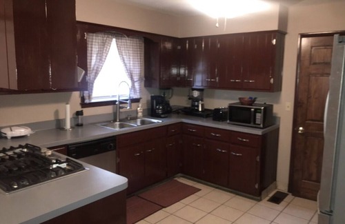Whitehaven House | This home is literally a five minute walk from Elvis Presleys Graceland