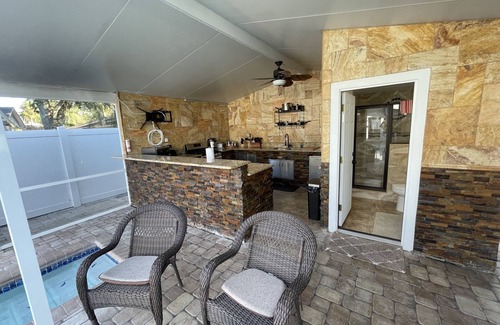 Town N County Park House | This house has swimming pool with water heater and parking for many cars.
