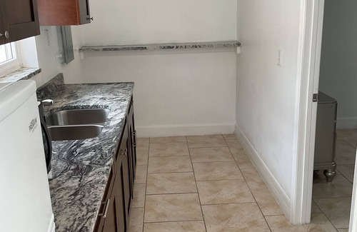 Town N County Park House | This house has swimming pool with water heater and parking for many cars.