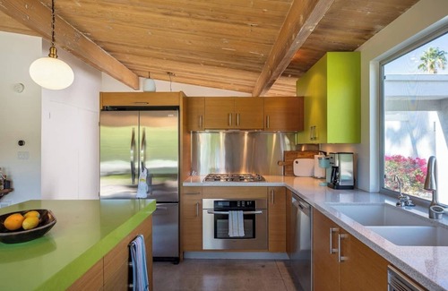 Racquet Club Estates House | This house is a 2 bedroom(s), 2 bathrooms, located in Palm Springs, CA.