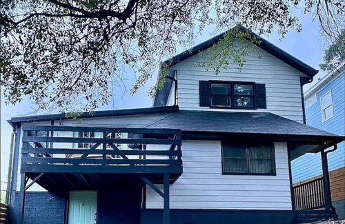 Atlanta House | This house is a 3 bedroom(s), 2 bathrooms, located in Atlanta, GA.