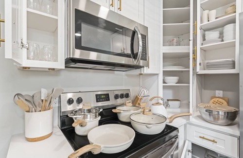 Murray Hill House | This house is a 3 bedroom(s), 2 bathrooms, located in Jacksonville, FL.