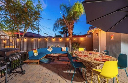 North Mountain House | This house is a 5 bedroom(s), 3 bathrooms, located in Phoenix, AZ.