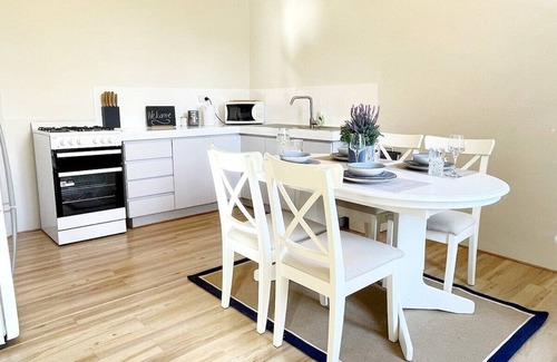 South Fremantle House | This house is a 1 bedroom(s), 1 bathrooms, located in South Fremantle, WA.