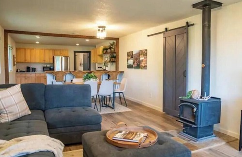 Libby House | This is Montana! Panoramic Mountain Views on the banks of the Kootenai River.