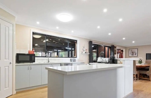 Magpie Apartment | This large 5 BR home is the perfect spot for your next family rural getaway!
