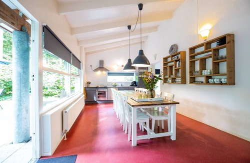 Norg House | This large holiday home "de Stee" is suitable for up to 12 people and is therefore the perfect location for a weekend getaway with family and/or friends. It is also accessible for people with disabilities.