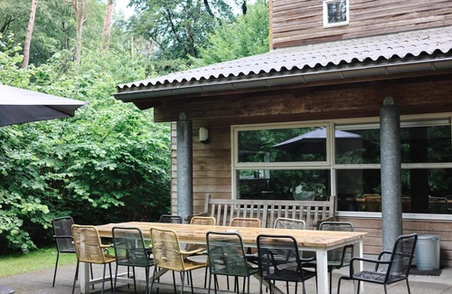 Norg House | This large holiday home "de Stee" is suitable for up to 12 people and is therefore the perfect location for a weekend getaway with family and/or friends. It is also accessible for people with disabilities.
