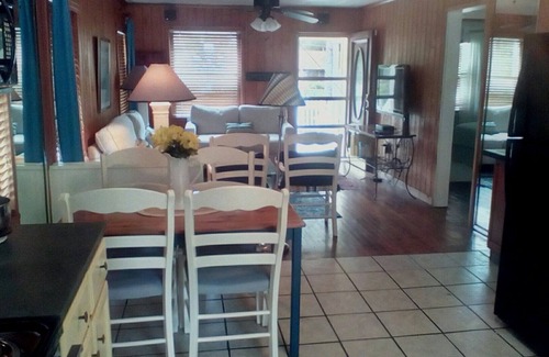Bacliff House | This location has it all for country comfort near the bay and beach!