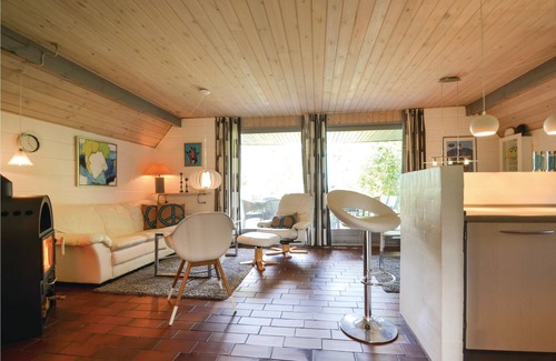 Skødshoved Strand House | This nice vacation home is located undisturbed and with plenty of space for the whole family to unfo