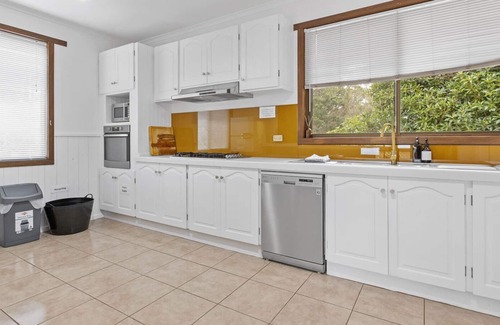 Metung House | This property promises a delightful getaway for the whole family.