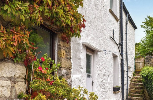 Bolton Le Sands Cottage | This quaint and cosy canal-side retreat is perfect for couples and families.