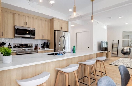 Southeast Calgary House | This townhouse is a 3 bedroom(s), 2.5 bathrooms, located in Calgary, AB.