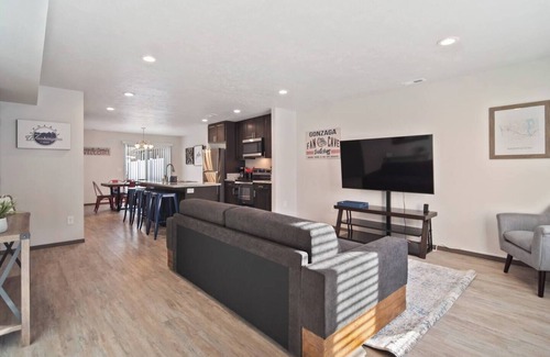 Spokane House | This townhouse is a 3 bedroom(s), 2.5 bathrooms, located in Spokane, WA.