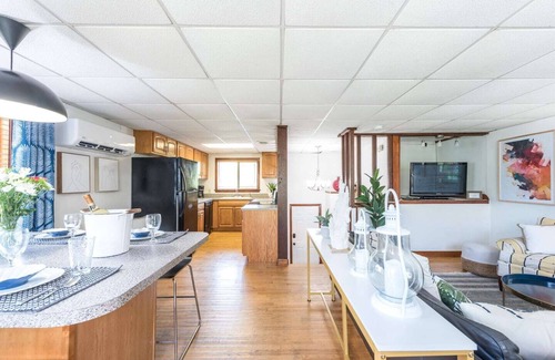 Narragansett House | This townhouse is a 3 bedroom(s), 1 bathrooms, located in Narragansett, RI.
