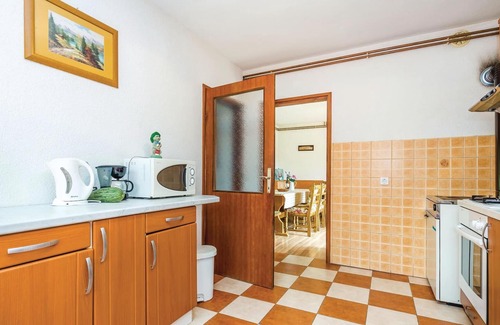Bosiljevo House | This vacation house is located in the heart of the Gorski Kotar mountains, about 100m from the Kupa