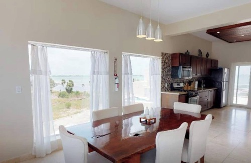 San Pedro Villa | This villa is a 5 bedroom(s), 5 bathrooms, located in San Pedro, Ambergris Caye.