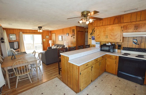 Carolina Dunes House | This welcoming home is great for small families.