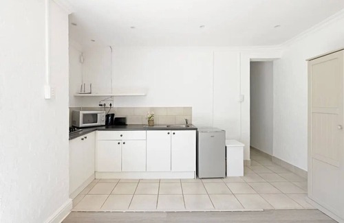 Newlands Villa | THISTLE HOUSE, FERNWOOD ESTATE , NEWLANDS CAPE TOWN