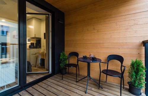 Kadriorg Apartment | Thomas' Home - Trendy, Central & Balcony