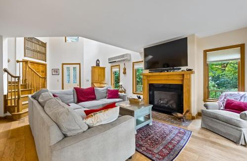 West Poland House | Thompson Lake Estate