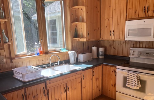 Leeds and the Thousand Islands Cottage | Thousand Islands Cottage with amazing view on Hill Island