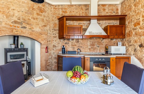 Thrapsano House | Thrapsano House at Iraklion Crete for up to 8 Persons