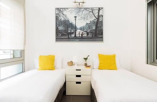 Cornella de Llobregat Apartment | Three bedroom apartment (201)