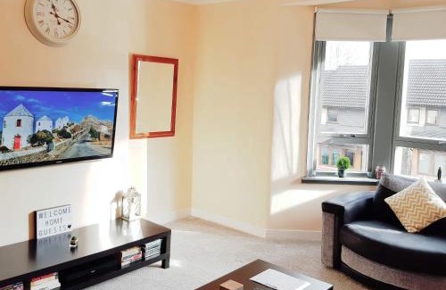Glasgow Apartment | Three Bed Holiday Home in Glasgow