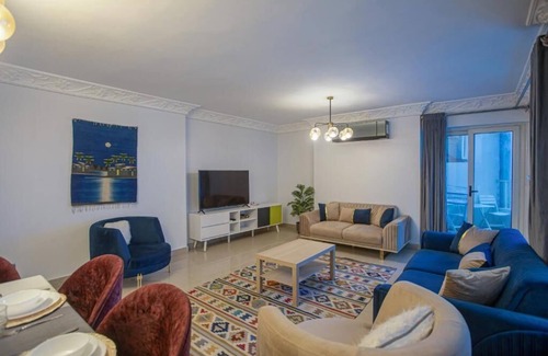Bab Sharqi Apartment | Three-Bedroom Apartment - Corner Sea View