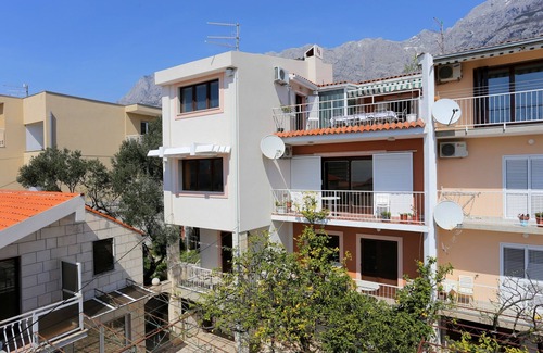Ratac Apartment | Three bedroom apartment with terrace and sea view Makarska (A-9506-a)