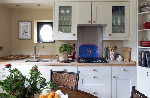 Painswick Cottage | Three-bedroom cottage in Painswick with incredible church and valley views.
