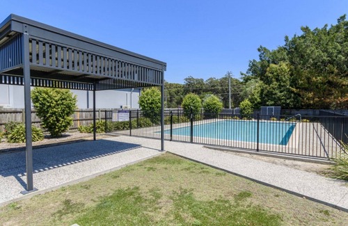 Sandstone Point Apartment | Three Bedroom Harbourside Retreat