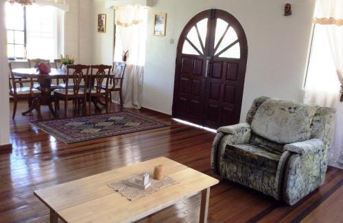 Georgetown House | Three Bedroom Holiday Accommodation