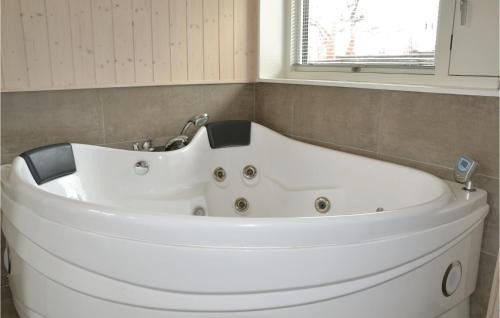 Kulhuse House | Three-Bedroom Holiday Home In Jagerspris