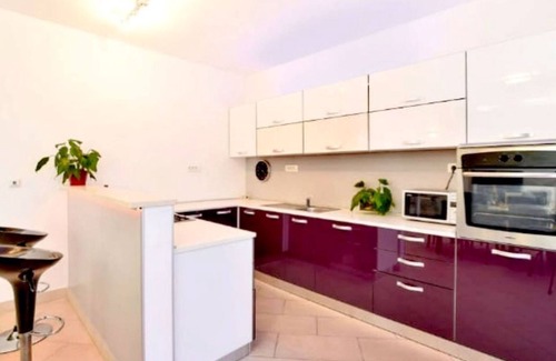 Vranjic House | Three Bedroom Holiday home with Terrace and Swimming pool