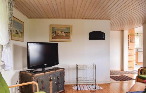 Storlinge House | Three-Bedroom Holiday Home In Borgholm