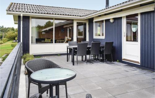 Skødshoved Strand House | Three-Bedroom Holiday Home In Knebel