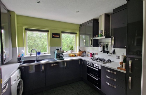 North West Apartment | Three bedroom, modern flat in Hyndland