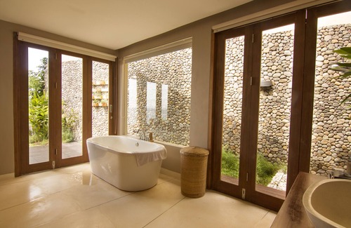Senggigi Villa | Three Bedroom Pool Villa- Mora Royal Villa