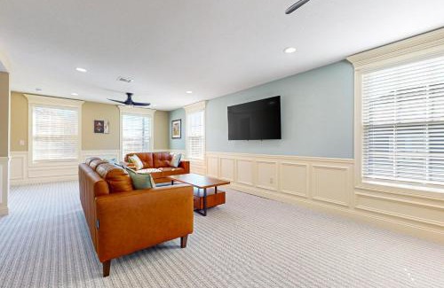Holyoke Apartment | Three Bedroom - Victory Residence